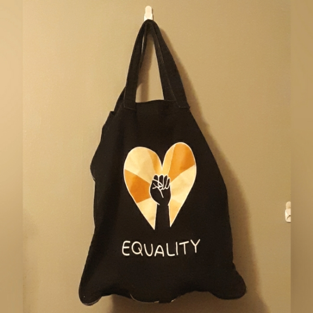 Tote bag